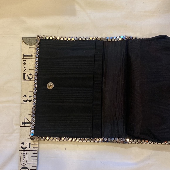 This gorgeous unused Whiting and Davis black mesh wallet is amazing! - Picture 9 of 9